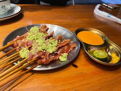 -何妹湿辣牛肉·粤式烧烤砂煲(桂雅路店)