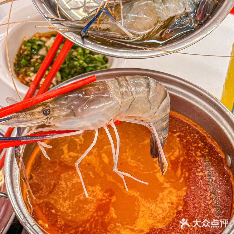 这家海自鲜选火锅店!一人一锅,锅底口味多众选择
