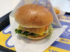 经典芝士牛肉堡-BOLE BURGER波乐堡(高新店)