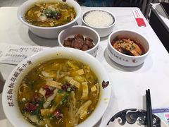 -渝是乎川渝小炒(新世界百货望京店)
