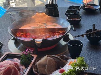 「湊湊火锅·茶憩(龙岗万科店)」环境挺不错的