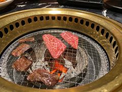 -山川小町·极番烧肉(新地假日广场店)