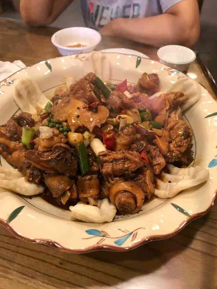 张大彪临沂炒鸡(院士港店"惊!