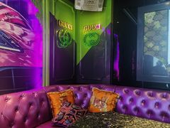 -UK派对KTV(日月广场店)