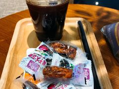 美式咖啡-藏猫猫咖啡主题馆(中央大道店)