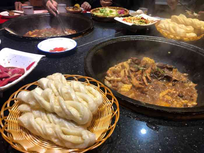 灶台福铁锅炖(道外店)-"我觉得和朋友吃饭吃铁锅炖是最有氛围的了,.