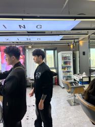 -藤野造型烫发染发