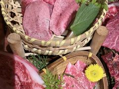 -山川小町·极番烧肉(新地假日广场店)