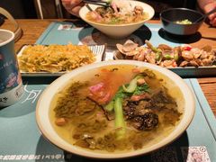 -八月美食小馆(周村太和路店)