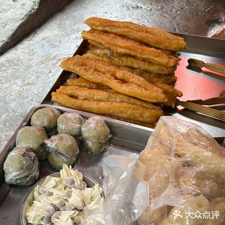 探寻到一家很传统的福州锅边
