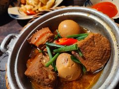 -Cuc Gach Quan Restaurant
