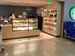 -星巴克(浦东机场T2到达店)
