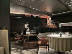 -左庭右院鲜牛肉火锅黑金店(陆家嘴中心店)