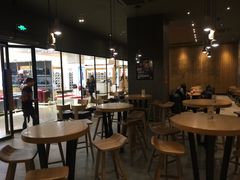 大堂-星巴克臻选(舟山凯虹广场店)