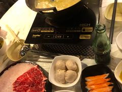 -鲜入围煮花胶鸡海鲜火锅