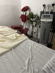 -舒欣头疗·俏丝谧语 白发脱发专业护理 