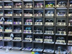 -臻美视爵眼镜·明月·依视路·蔡司折扣店(广渠门店)