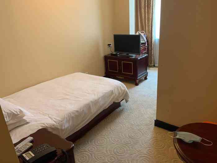 新惠宾馆-"太太太棒了!我是来旅游,昨天弄丢了我的钱.