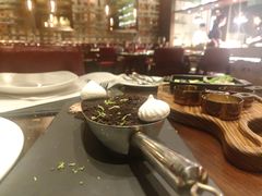 -恰餐厅及酒吧 CHAR Bar & Grill (北京丽都皇冠假日店)