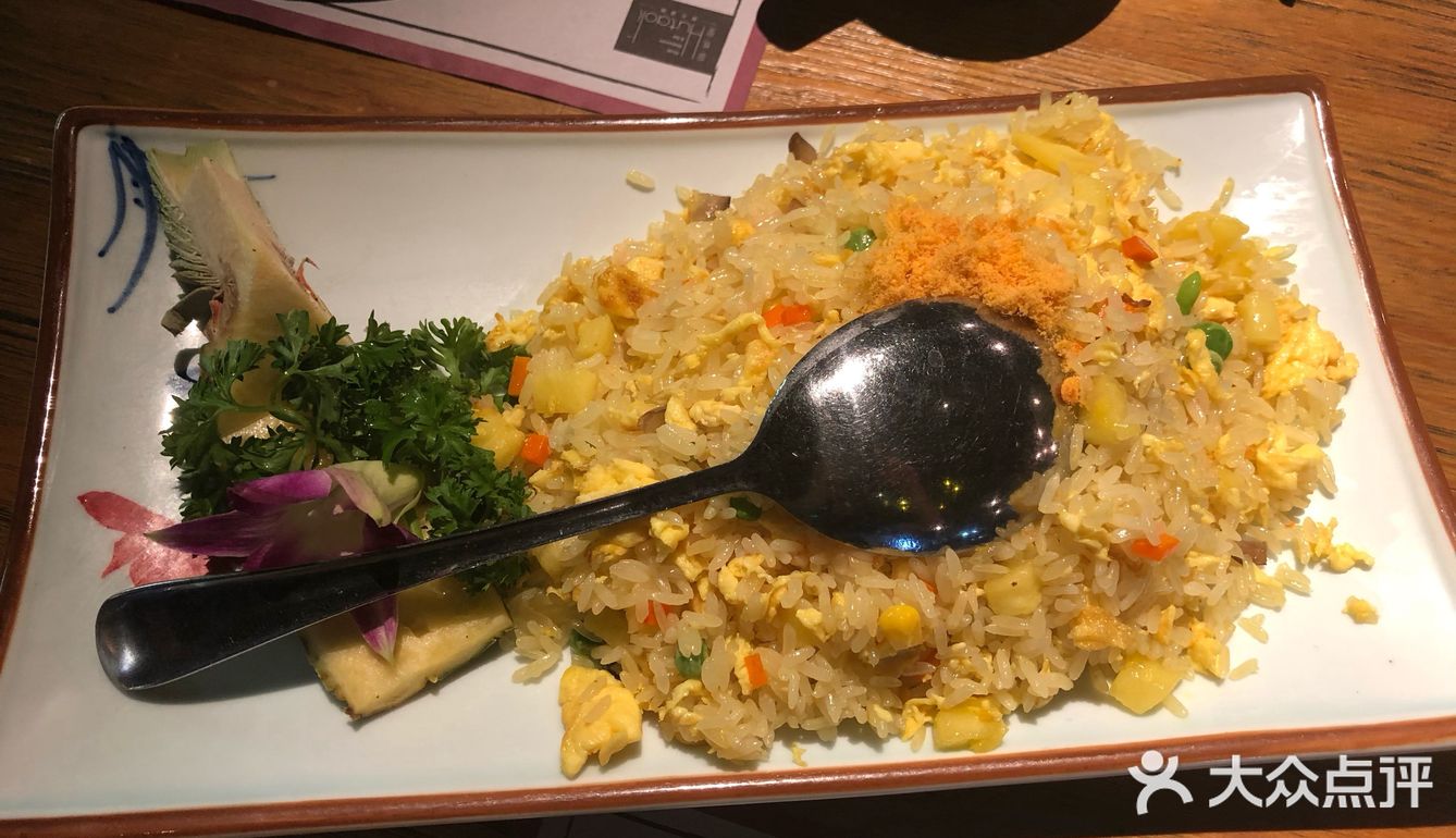 焗南瓜，香而不腻！冰秋葵，爽口得很。服务员态度体贴