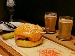 薯条汉堡-悠航SLOWBOAT(三里屯店)