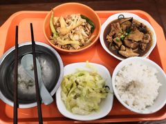 香菇鸡肉-梅园食堂