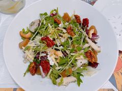 焦糖核桃梨子与多种芝士鸡肉沙拉-娜娜家•Nana’s restaurant (爱琴海店)