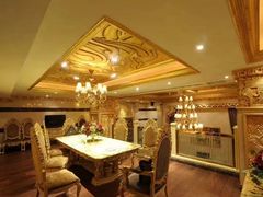 -白玉兰广场停车场