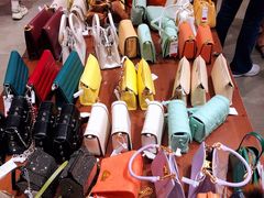 -URBAN REVIVO(高德置地广场·春广场店)