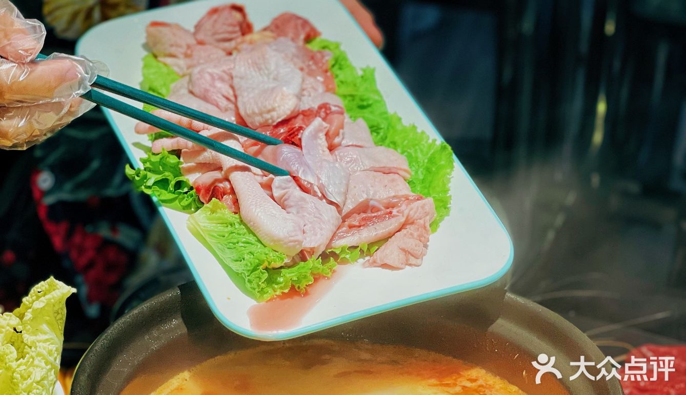 [礼花]北京探店｜正宗海南糟粕醋火锅🥘瞬间有在海南度假的感觉！🏖