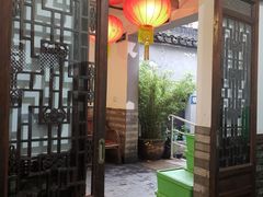-唔呶喔哩酒家(生产街店)