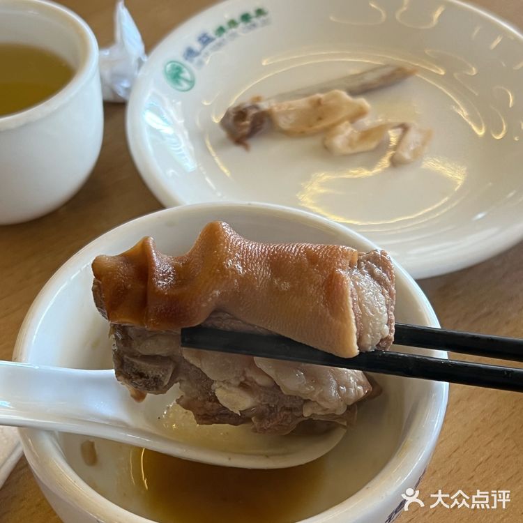 在三亚超好吃的东山羊🐏