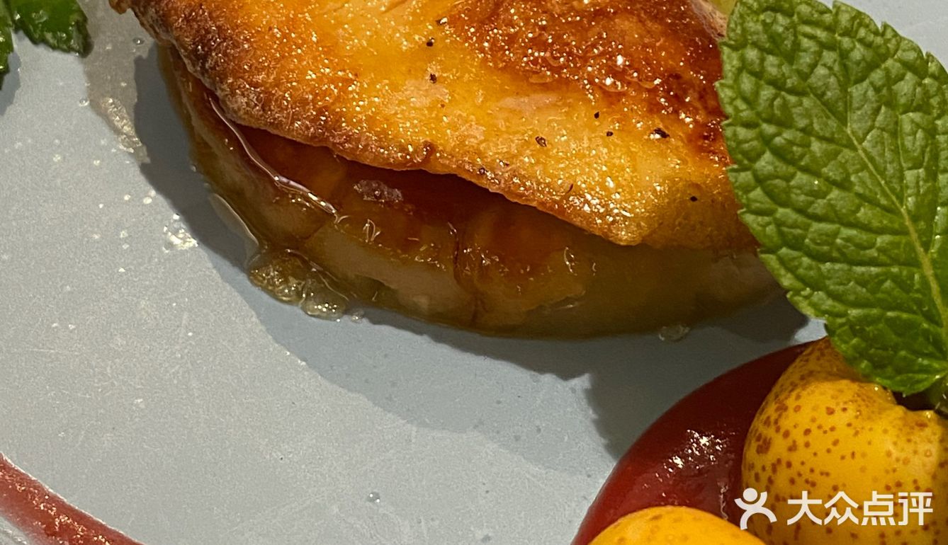 店里的和牛都是从澳洲牧场直送过来的，有专属黑标