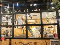 面包甜点陈列柜-炒码先生·韩餐炸鸡披萨(西塔店)