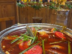 -老滇山寨•云南特色菜•地方菜•民族风情歌舞表演(金碧店)