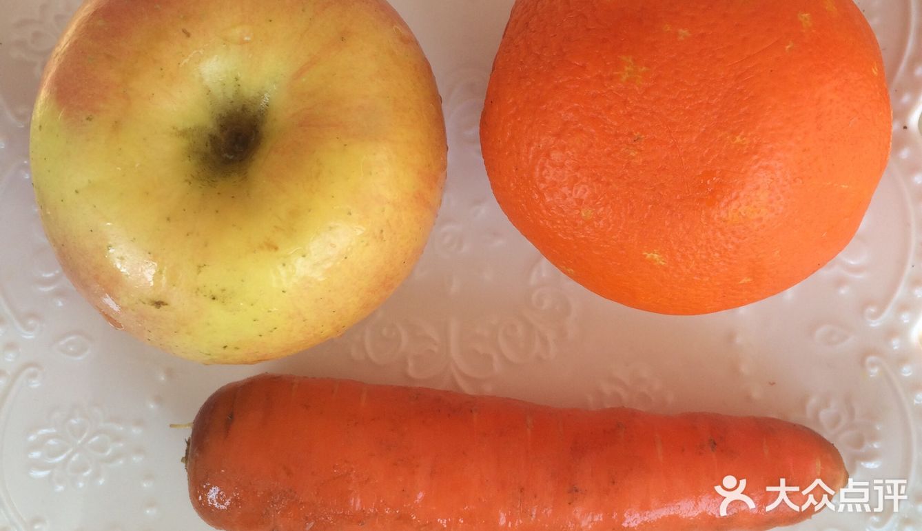 橙子苹果胡萝卜果蔬汁