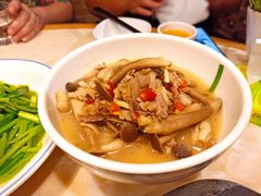 鲜蘑菇焖肉-大碗先生(沙湾天虹店)