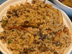 -香巴拉云南餐厅(华莱坞店)