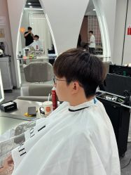 -艾美A·M Hair Salon