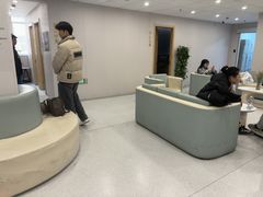 -上海大学附属上海和平眼科医院
