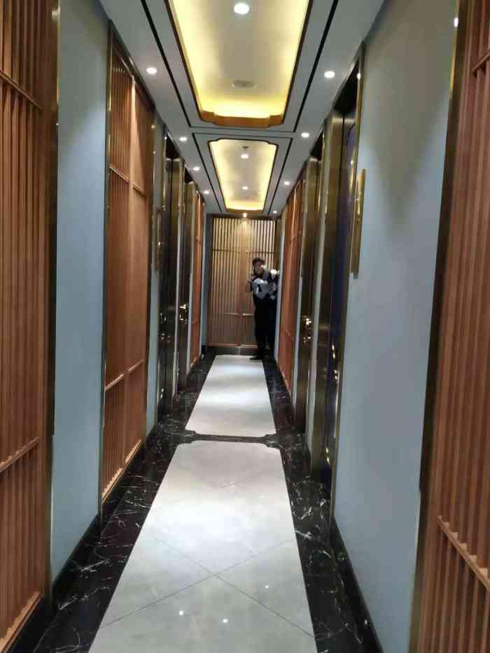 宴海小馆(辽源路店)-"店在辽源路上,新业广场的东边,一楼是卡座.