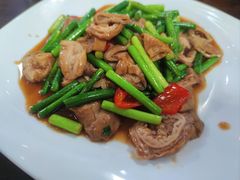 蒜苗炒大肠-胖子饭店(兴学弄店)