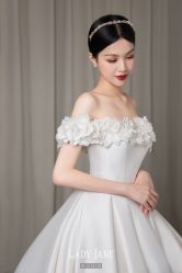 -Lady  Jane高端婚纱礼服馆