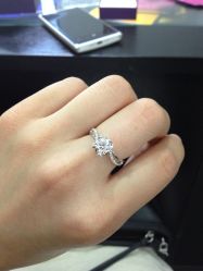 -威德钻石-克拉钻大本营(南京东路店)