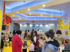 -蓝鲸国际少儿游泳训练中心(群力店)