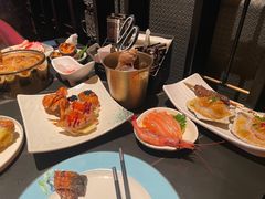 -雍容荟帝王蟹活龙虾展台自助(IFS黑金店)