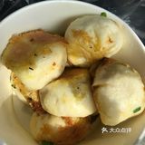 我又到店里和她说我要打包了！8个生煎，2碗汤！