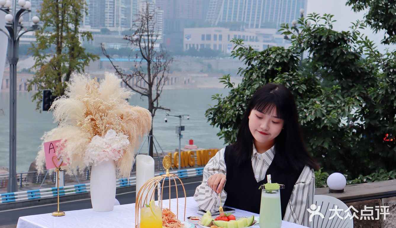 我又快乐了 这家下午茶环境真的吹爆55