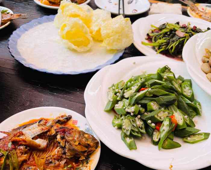 一品鲜鱼庄-"这家挺不错的,环境好,菜也很好.鲫鱼汤好.