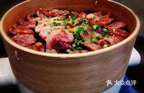 Braised Pork and Lotus Leaf Black Rice